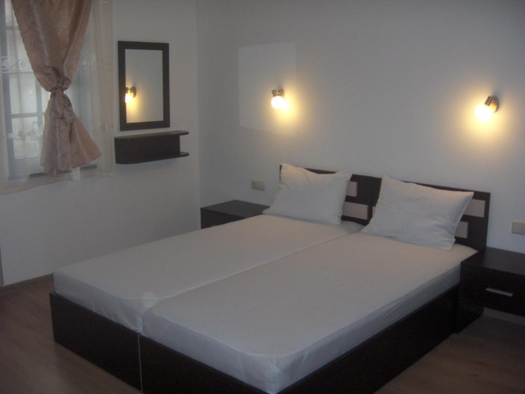 Krasteva House Hotel Berkovitsa Kamer foto