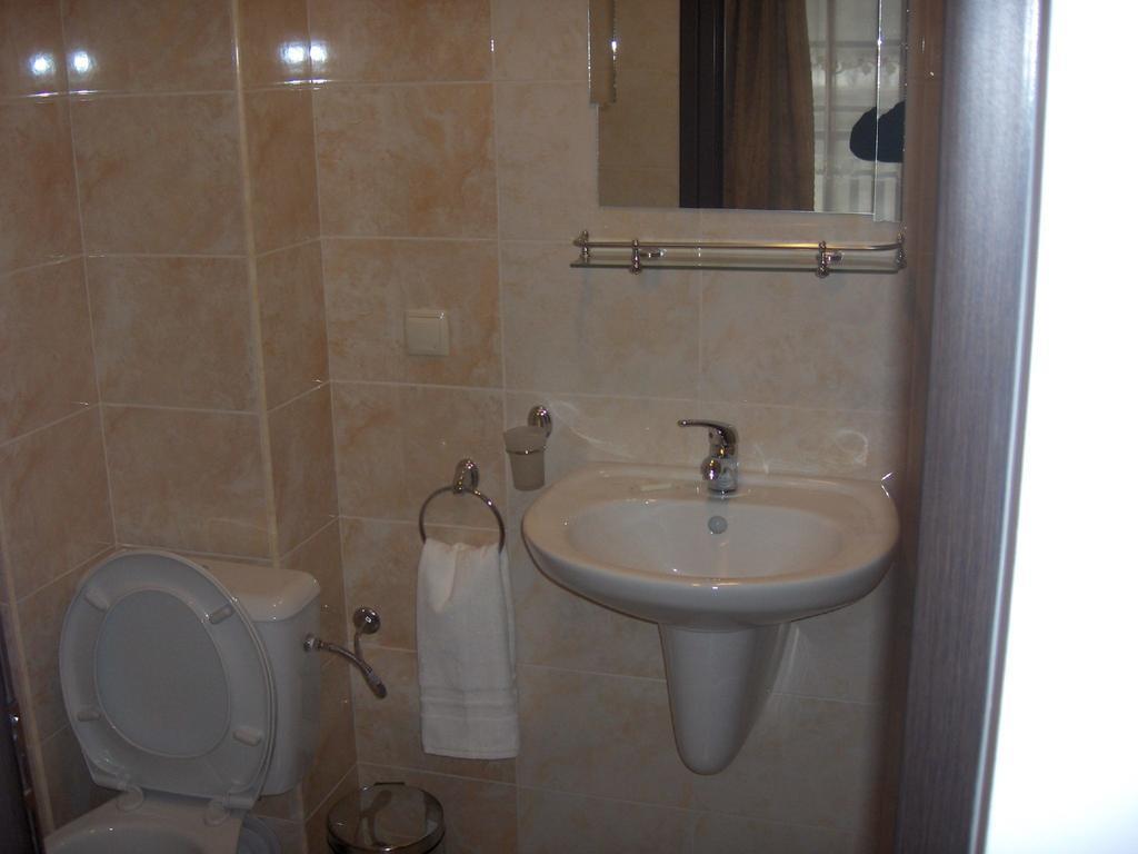Krasteva House Hotel Berkovitsa Kamer foto